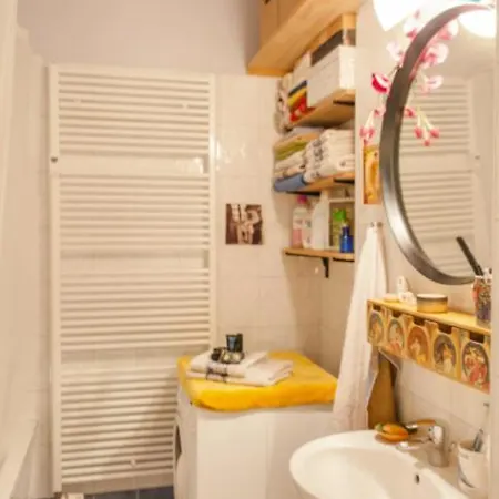 Gemütliche Mit Balkon - Südplatz Nur 2 Minuten Entfernt