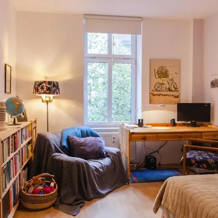 Gemuetliche Mit Balkon - Suedplatz Nur 2 Minuten Entfernt Leipzig